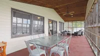 Lakefront 4Bd-2ba; Deep Water; Large Porch; Sleeps 14; Pet Friendly