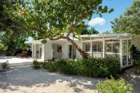 Oceanfront 4 Bedroom Bungalow with Private Pool, Large Beach Area and Staff Hotels in 