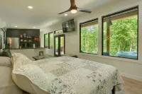 Love Shack Cabin at Trickle Creek