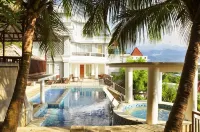 Hotel Minahasa - Pool