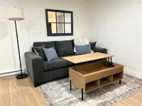 Parkside Pad in Kelowna's North End. Steps to the brewery district & the lake. - 3 stjerner