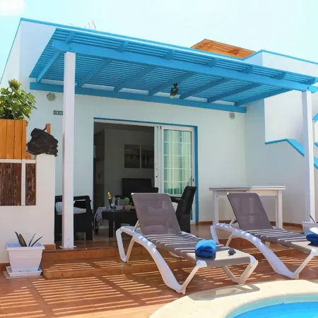 Privilege Bay- Villa Delhi-sea view and natural park view. Beach front location.
