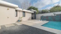 Charming 4-bedroom house w private pool, 7min from airport, close to restaurants - Private Pools