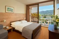 Arkada Hotel - 2-Star