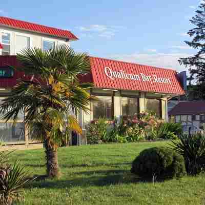 Qualicum Bay Resort Hotel Exterior