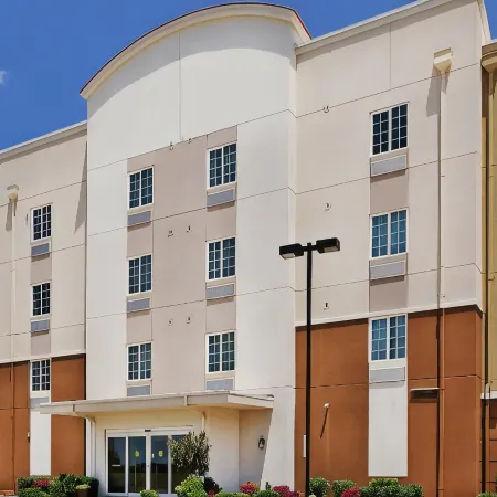 MainStay Suites Omaha Old Mill