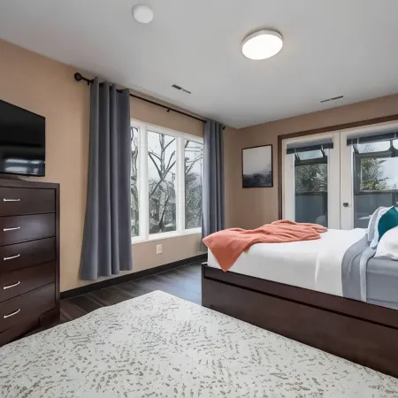 Mountain Vista Penthouse Huge 2BR w/views+jet tub