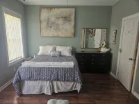 Nicely Renovated 2 BR 1 Bathroom house nestled among 160 acres of forested land - Wifi