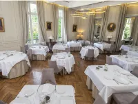 Chateau et Spa de la Commanderie Hotels near Summum