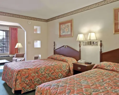 Days Inn & Suites by Wyndham Fort Valley Hotels in Peach County
