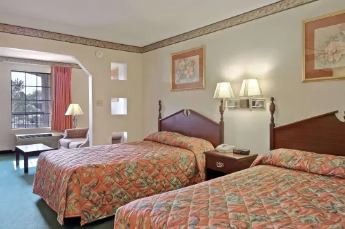 Days Inn & Suites by Wyndham Fort Valley