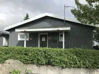 Hlíðarból Guesthouse Hotel di 