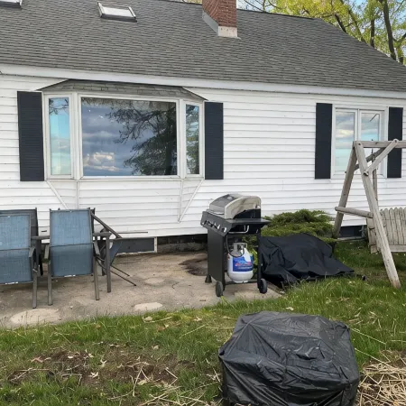 Cozy cottage with WiFi in East Tawas - 3 bedrooms