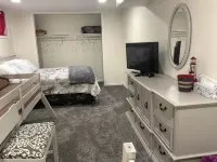 Newly remodeled Clean Spacious 5-bedroom  House with AC, WiFi,
