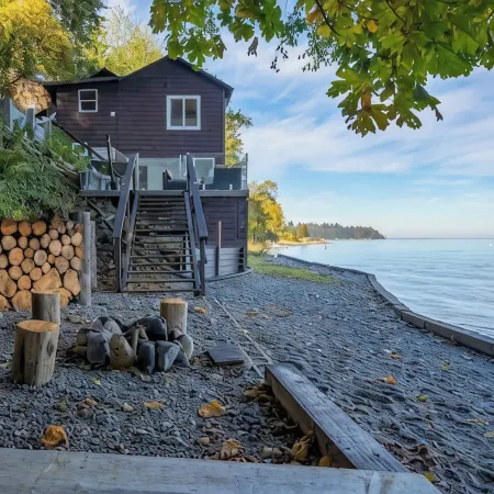 Vashon Modern Waterfront Retreat+Private Beach+BBQ+Firepit