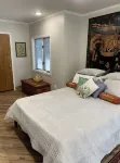 Hidden Hemlock Retreat Sauna, Spa Tub, Fireplace, 500M Wi-fi, L2+ EV Charger - 무료 와이파이