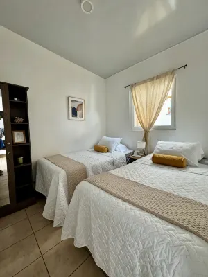 Brand NEW Home in Santa Ana, El Salvador Отели в г. 