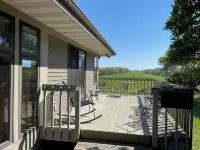 Spacious  5-bedroom  80 acres family farm retreat with AC, WiFi in rural Verona