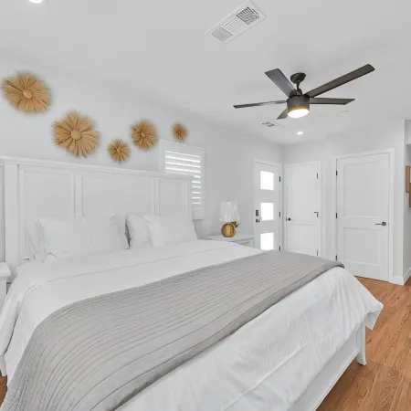 Glendora Route 66 Home Newly Renovated Spacious 4-bedroom with 6 bathrooms