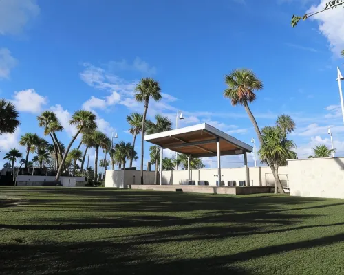 Sentient Waters: 63' Boat With Full Amenities & Sun Deck Hoteles en Stock Island