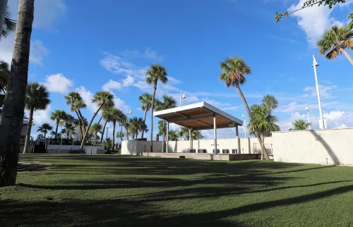 Sentient Waters: 63' Boat With Full Amenities & Sun Deck