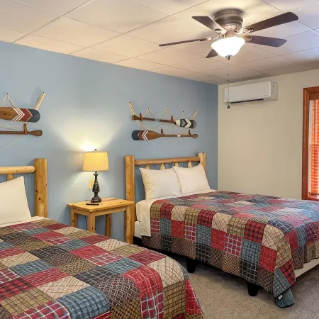 Pine Crest Lodge, 8Br 5BA Home with Beach Access, Fire Pit, & Private Hot Tub