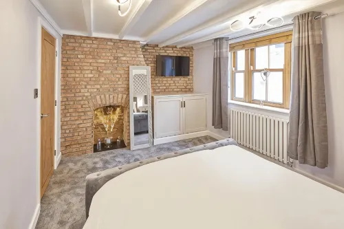 Host & Stay | 11 Bakehouse Yard - Homestays