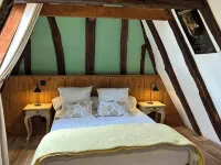 "Le Pigeonnier", in the valley of the 5 castles in Périgord Noir Hotels in Vézac