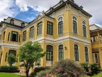 Lost Inn BKK Отели рядом с достопримечательностью «Дворец Дусит»