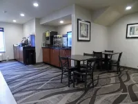 Cobblestone Hotel & Suites - Seward - С баром