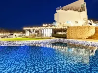 Yeosu Seuteimeong Hotels near Hyangiram Hermitage