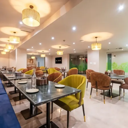 Saltstayz Select- Medicity Near Medanta Hospital