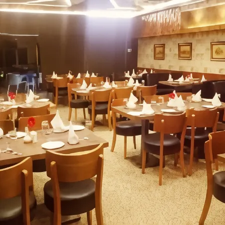 Pinnacle by Click Hotels, Lucknow