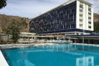 Marriott Maracay Golf Resort - Pools