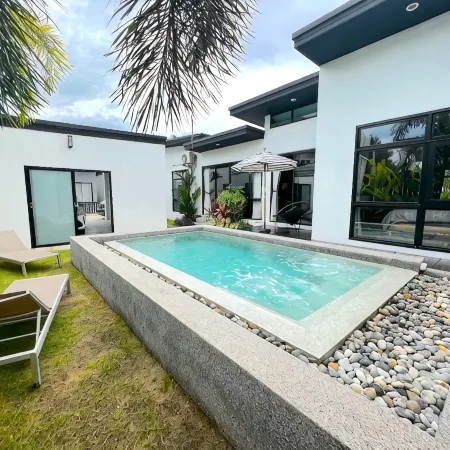 Private 2 Bedroom Villa with Jacuzzi Pool in Phuket, Bang Tao Cherngtalay