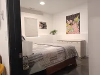 Modern King Suite + Full Kitchen + W/D + Walk to Rushmore Mall