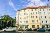 Servus Apartments by Homaris