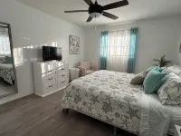 Barefoot Dreams 2 Bed 2 Bath Private Pool Home - Fenced In Yard -10 min to beach - Homestays