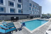 Hampton Inn & Suites by Hilton Bakersfield Central - Pool