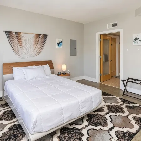 Spacious 2Br 2BA with Parking, Gorgeous Skyline View, and Direct Skywalk Access!