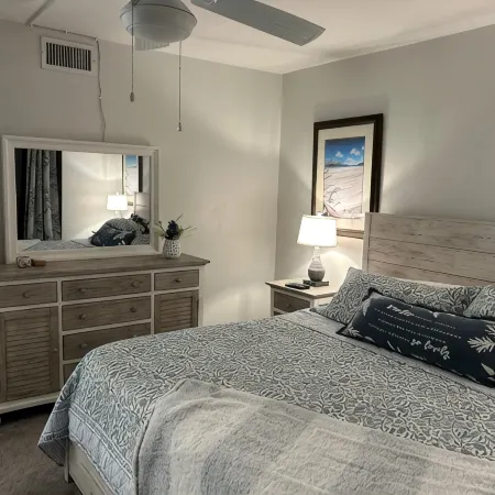 Lovely 2-bedroom condo in Key Largo with private beach, WiFi and fitness room