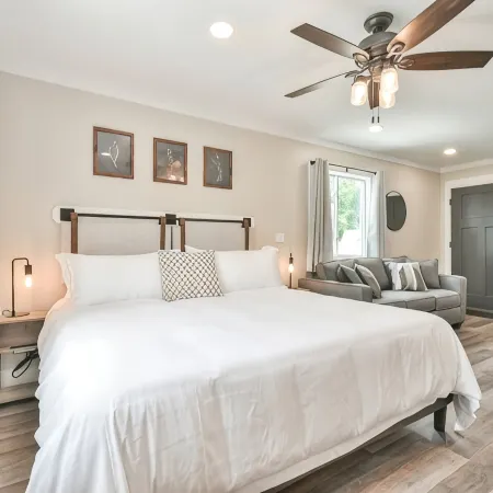 Helen Studio Living Suite 102