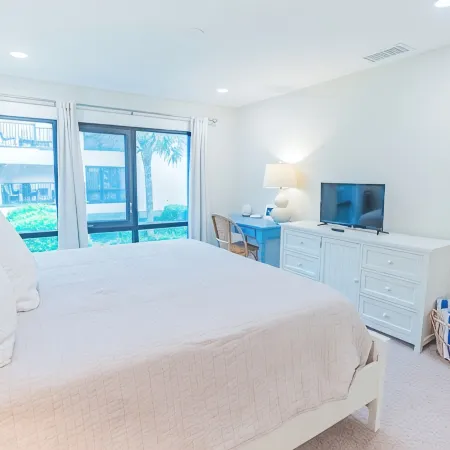 Breezy Beachside Property: Beach Views, Heated Pool, Pickleball & Kid Friendly!