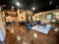 Spacious barndominium on scenic farmland. 5 miles from Guntersville boat ramp! - 2-Star
