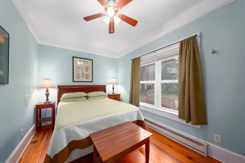Private Suite Walk Downtown- Private Bath-Private entrance. - Condos