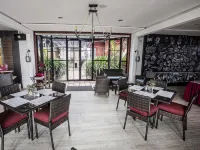 Kenari Tower Pantai Losari Makassar - parcheggio