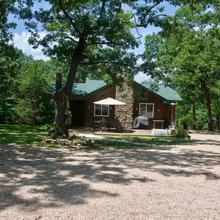 Charming cabin!Perfect lake getaway for your family or fishing trip.