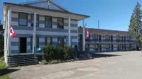 Bay Lake Inn - Frontiersman Motel