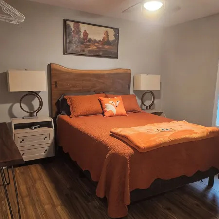 The Fox Den, 2 bdrm, walk to Purple Fiddle, near Canaan, Davis, Blackwater Falls