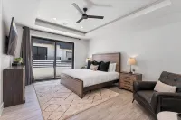 Desert Sands at Pecan Valley Resort - 발코니